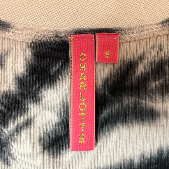 2/$20 - Charlotte Tarantola Black and WhiteTie-Dye Top / Sparkly Buttons - XS - Picture 3 of 7